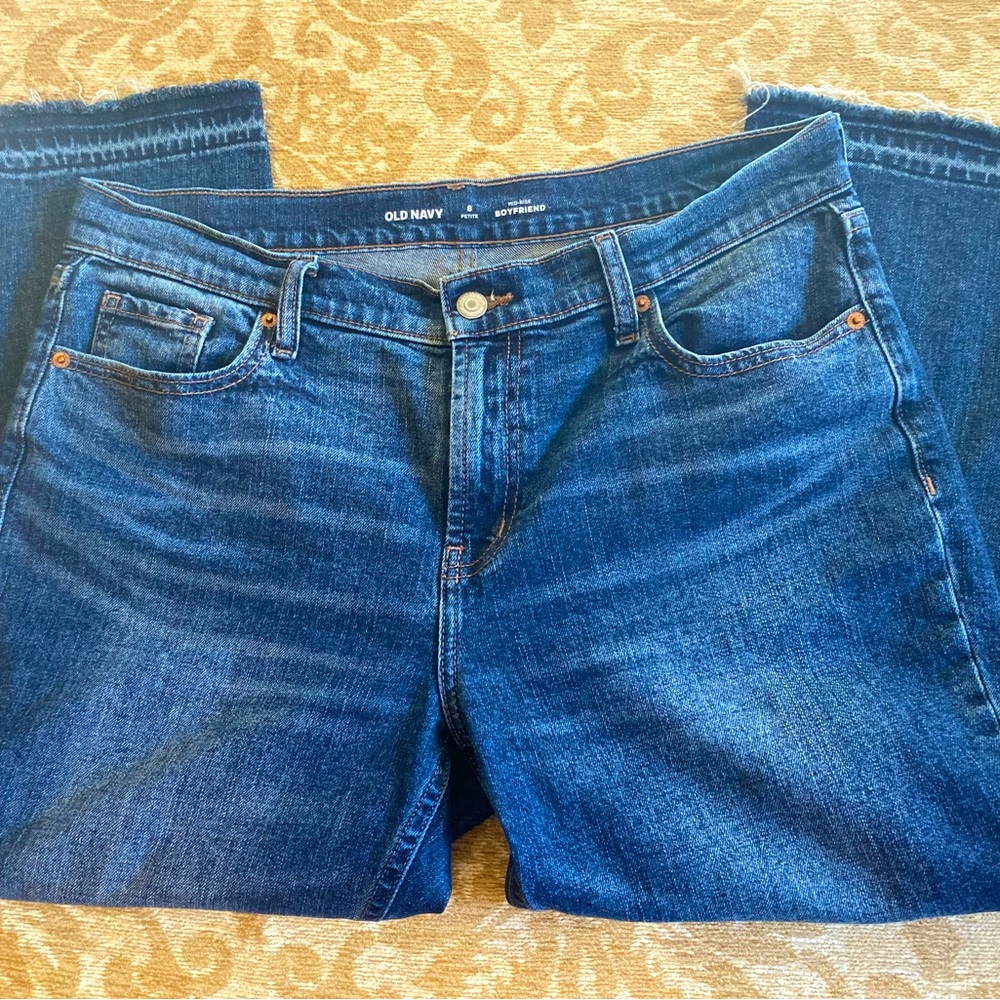 Old Navy Mid-Rise Boyfriend 
Size 8 Petite